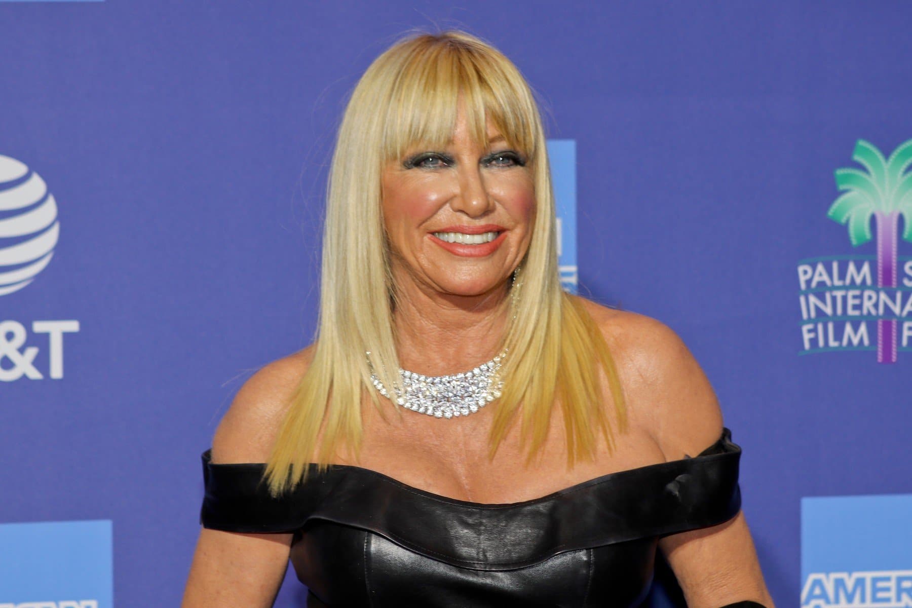 Suzanne Somers Cleavage