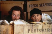 Daniel Stern a Joe Pesci ve filmu Sám doma II.