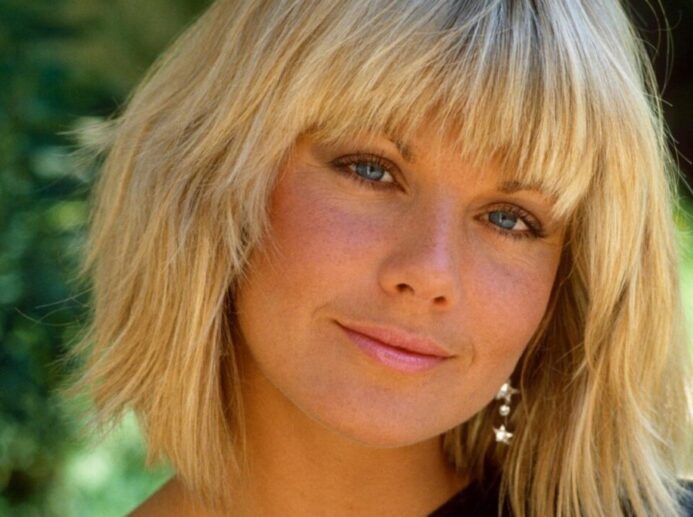 Glynis Barber