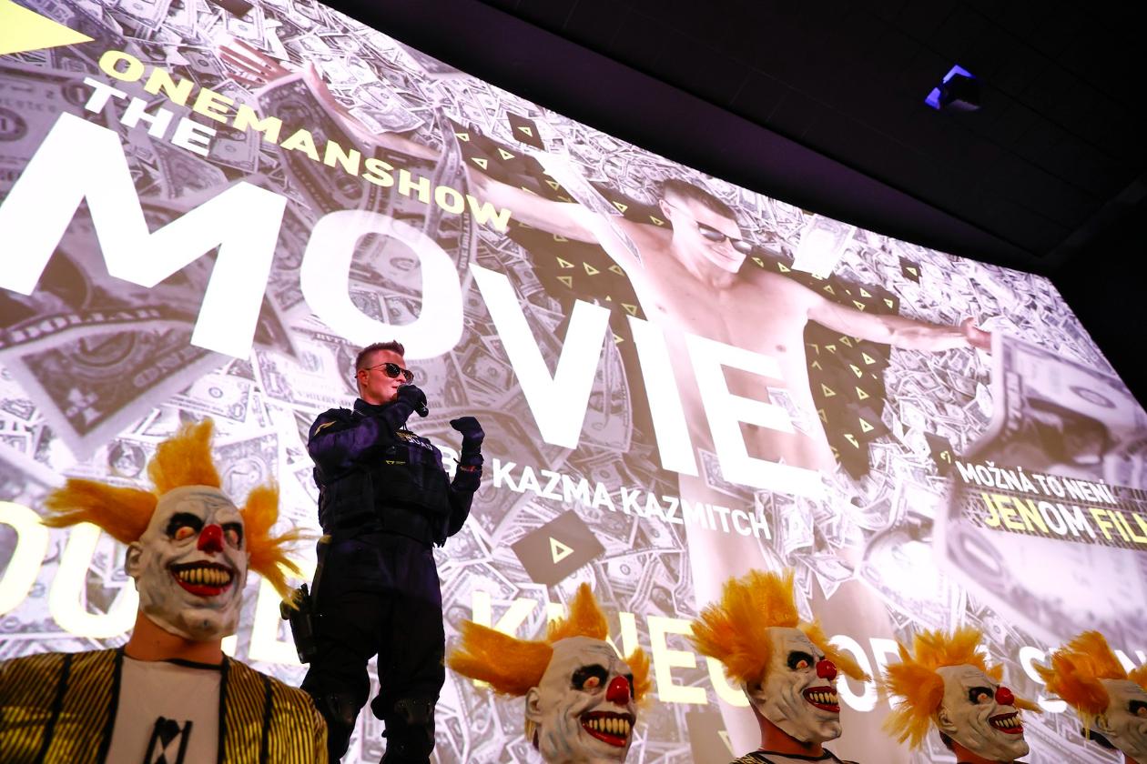 Kazma při uvedení svého filmu ONEMANSHOW: The Movie