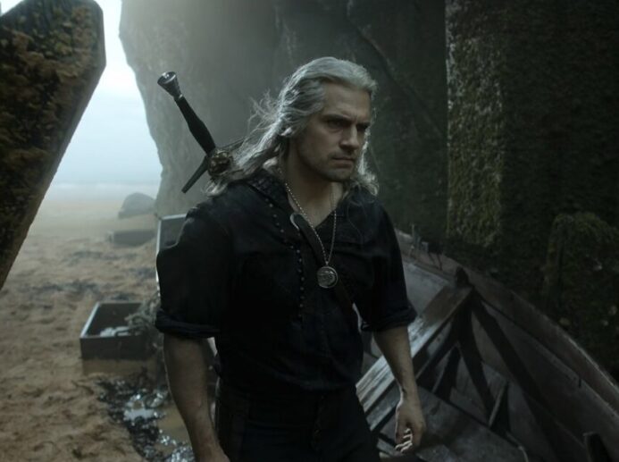 Henry Cavill jako Geralt z Rivie v seriálu Zaklínač.