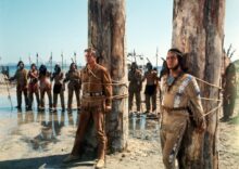 Winnetou (Pierre Brice, L), náčelník apačských indiánů, a jeho bílý přítel Old Shatterhand (Lex Barker). Zdroj: Profimedia