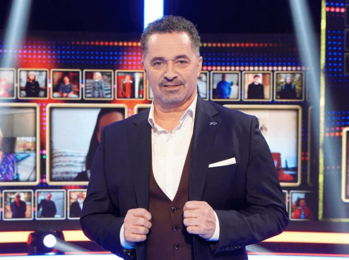 Televizní show Kdo se ptá?, moderátor Martin Dejdar