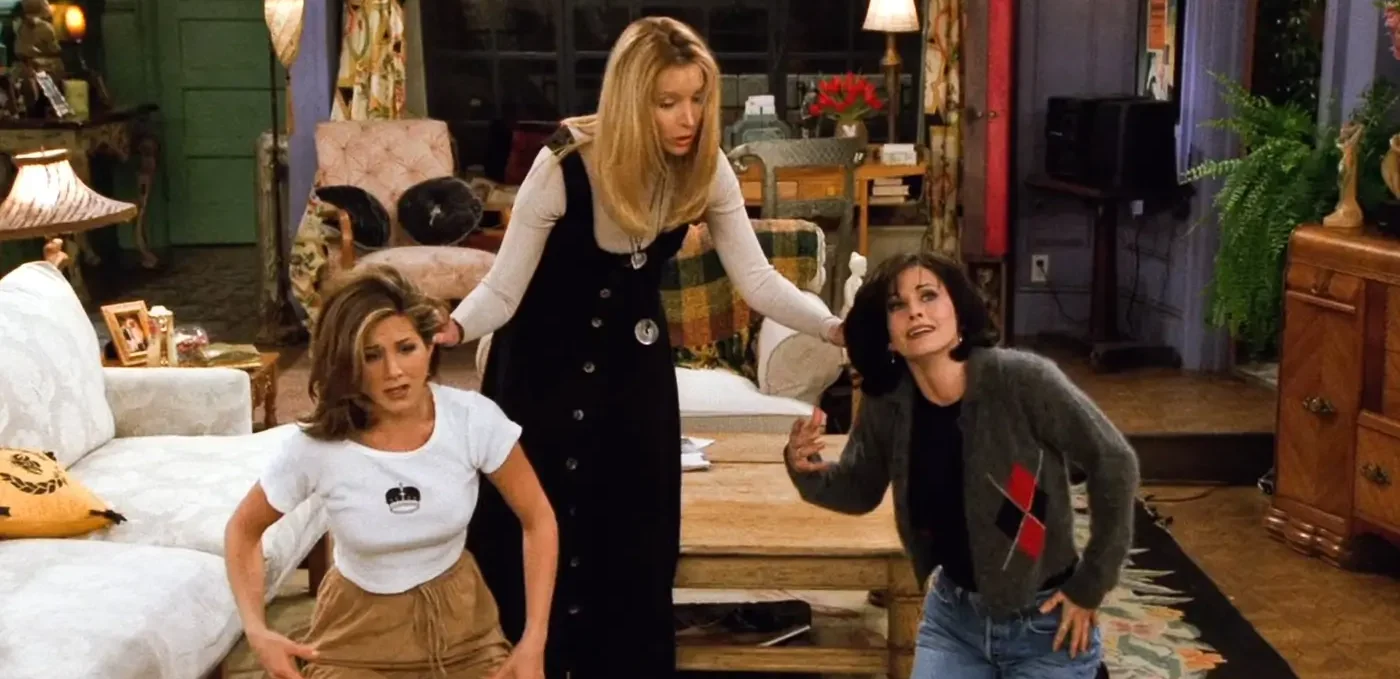 Seriál Přátelé, zleva: Jennifer Aniston (Rachel), Lisa Kudrow (Phoebe), Corteney Cox (Monica)