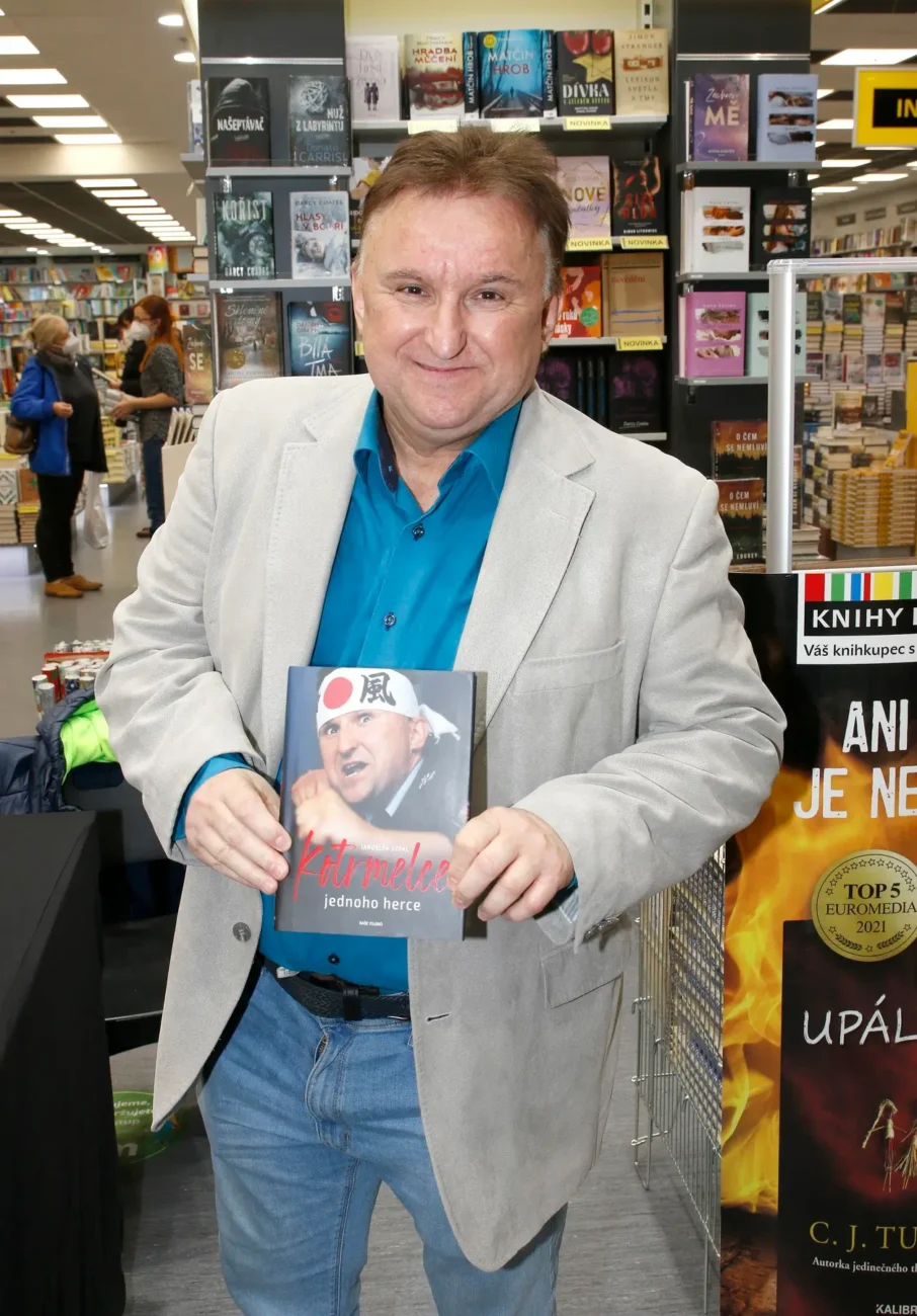 Jaroslav Sypal píše povídky i divadelní hry.