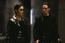 Carrie-Anne Moss a Keanu Reeves ve filmu Matrix