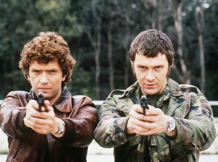 Martin Shaw a Lewis Collins v seriálu Profesionálové