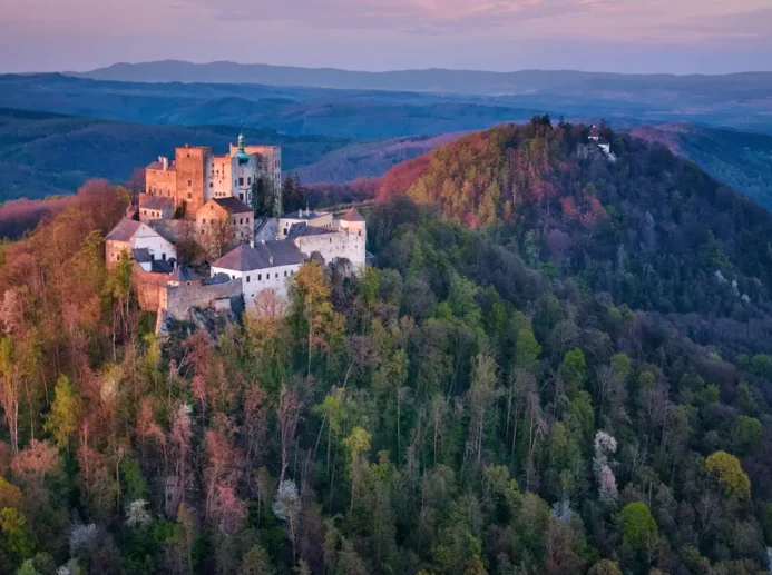 Hrad Buchlov z leteckého pohledu.