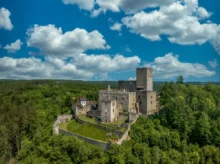 Hrad Landštejn z leteckého pohledu.