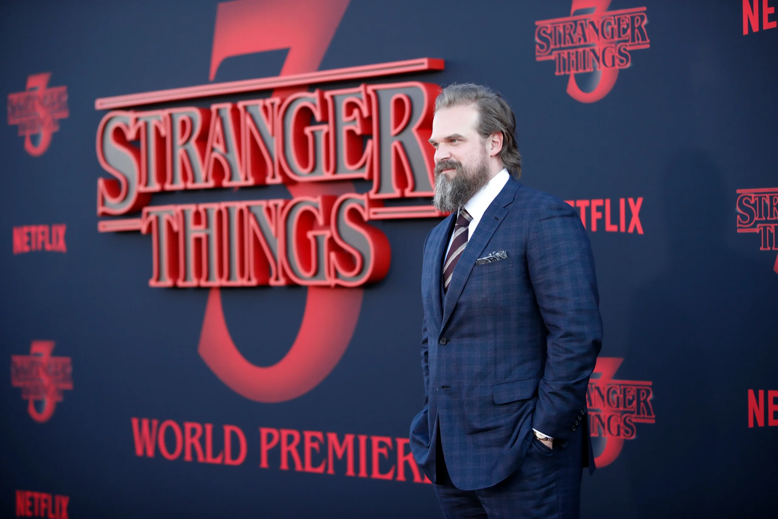 David Harbour na premiéře třetí řady Stranger things