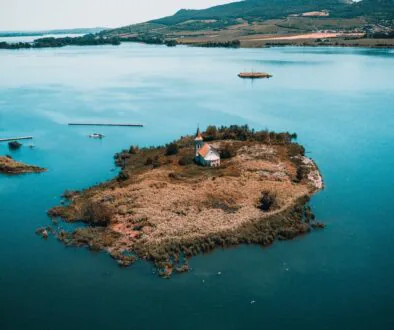 Kostel sv. Linharta na Novomlýnských nádržích u Pohořelic