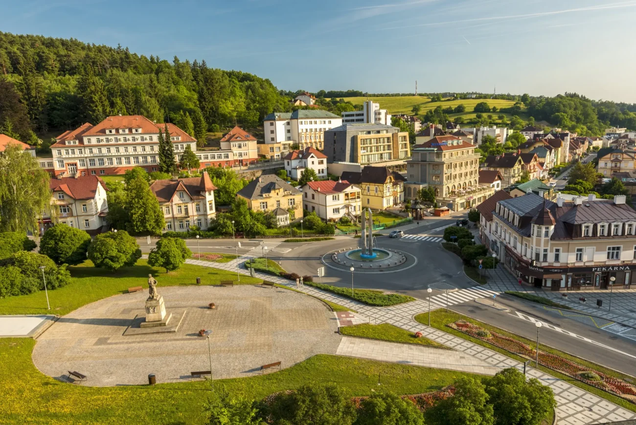 Město Luhačovice. 