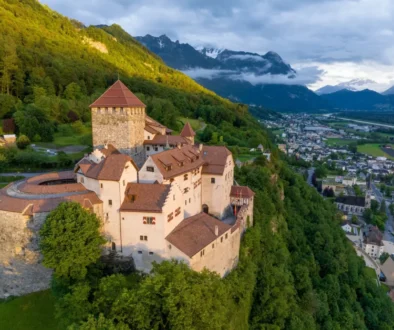 vzdušný záběr na hrad v Lichtenštejnsku