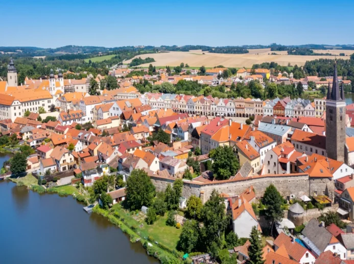 Pohled z výšky na Telč.